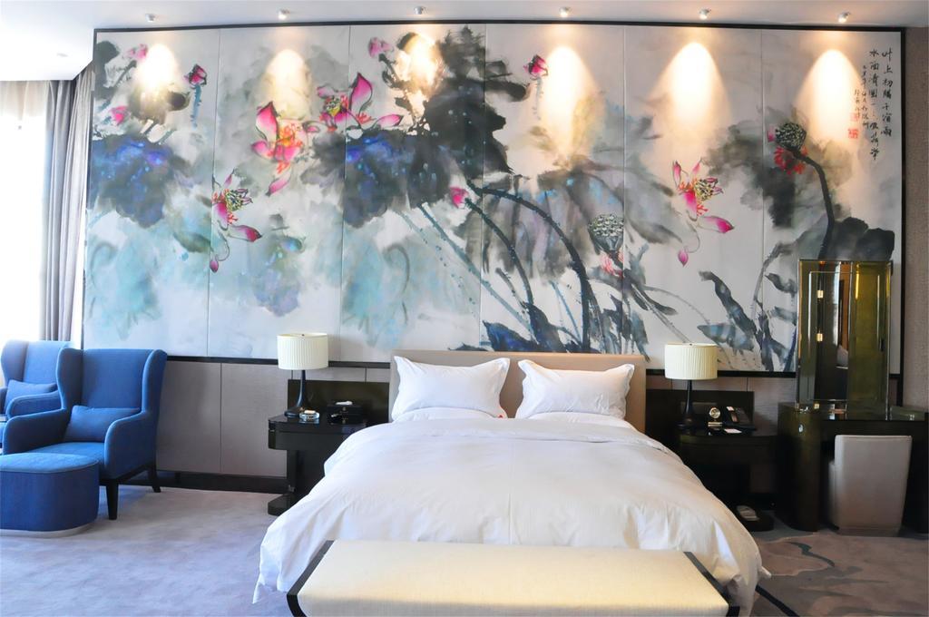 Baotou West Lake Hotel Exterior photo
